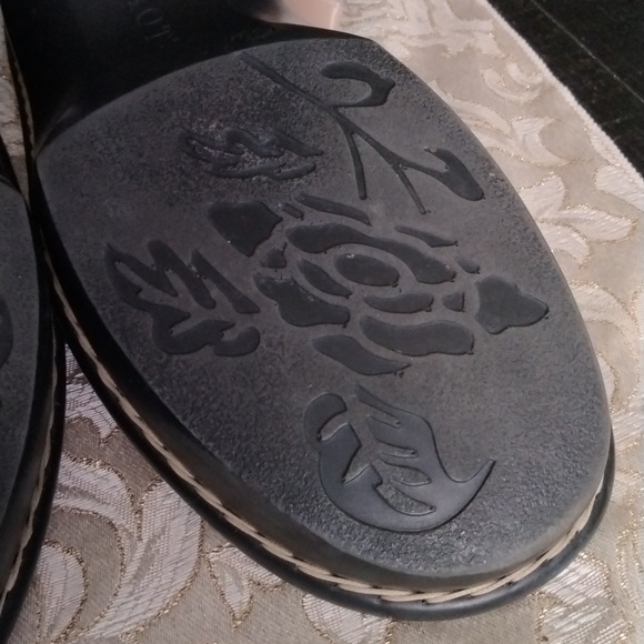 NAOT SANDALS - Picture 8 of 9